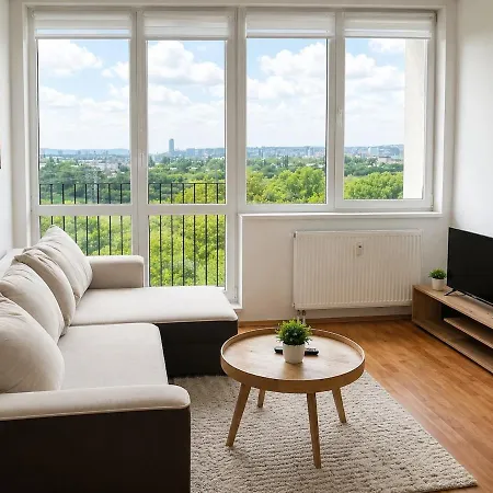Διαμέρισμα 2-bedroom With Panoramic View Near The Airport Μπρατισλάβα